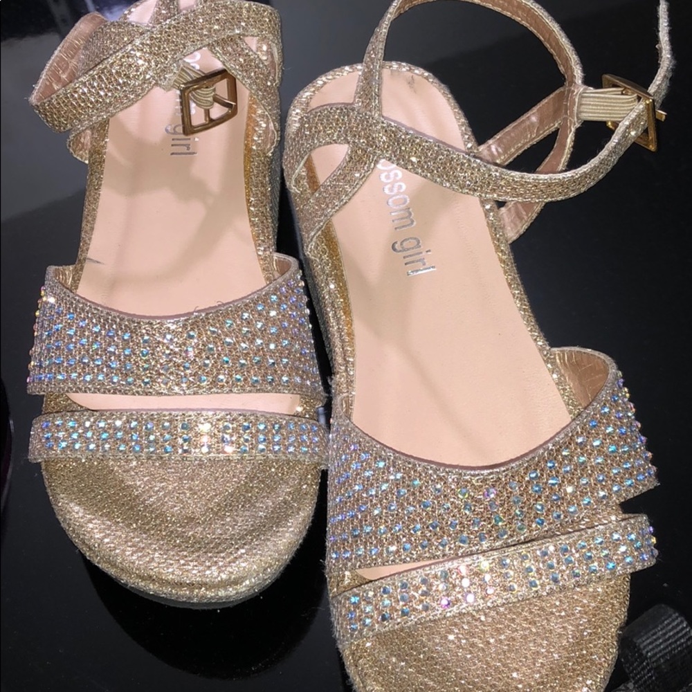 Shoes - Picture 5 of 8